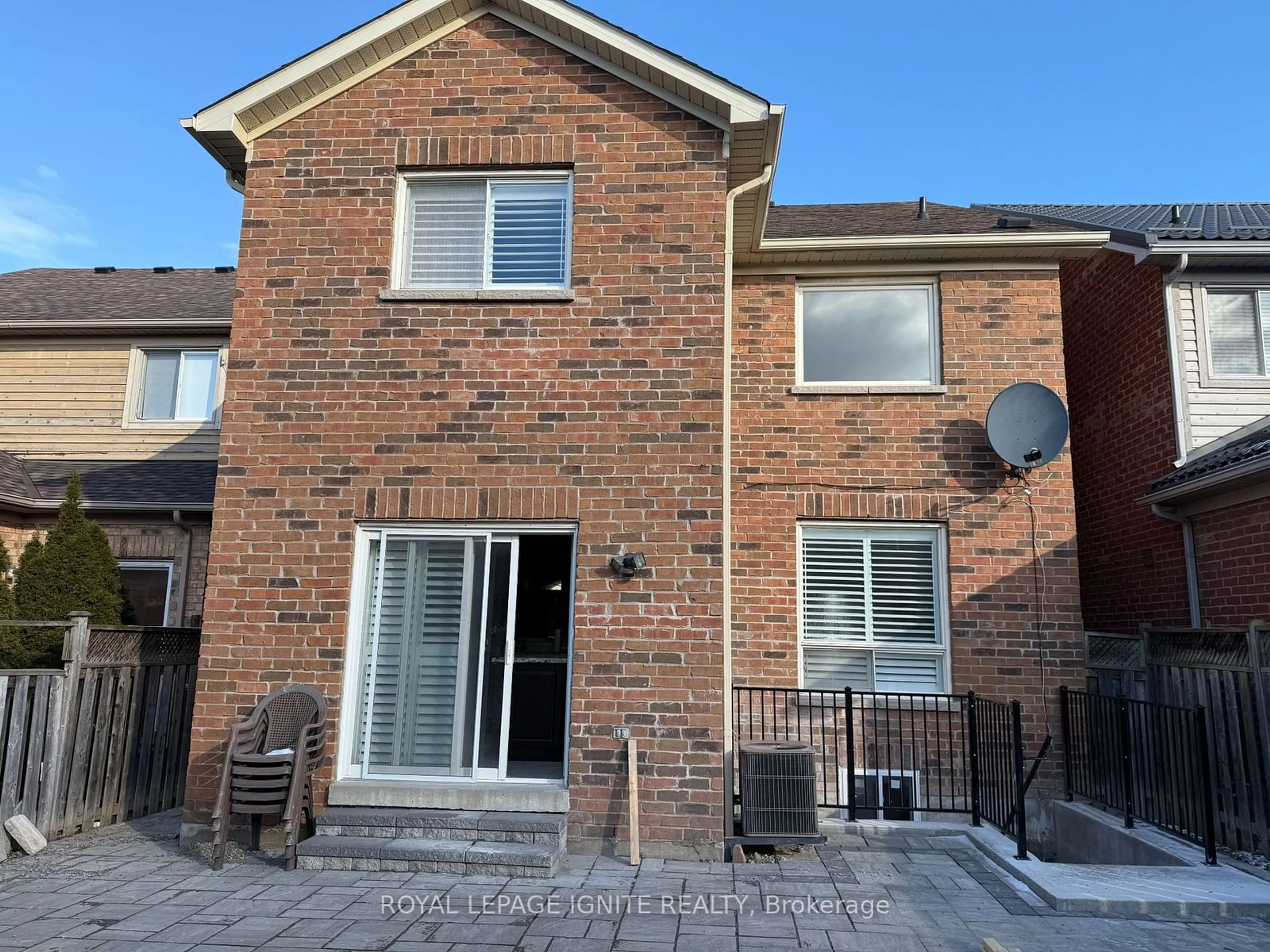 Home with brick exterior material, street for 4816 Glasshill Grve, Mississauga Ontario L5M 7P3