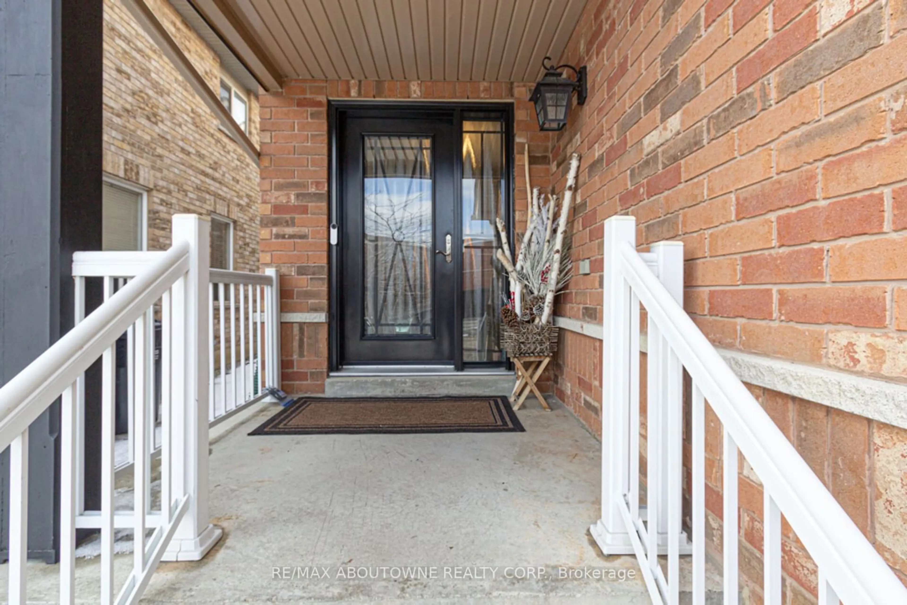 Indoor entryway for 3406 Crimson King Circ, Mississauga Ontario L5N 8M9