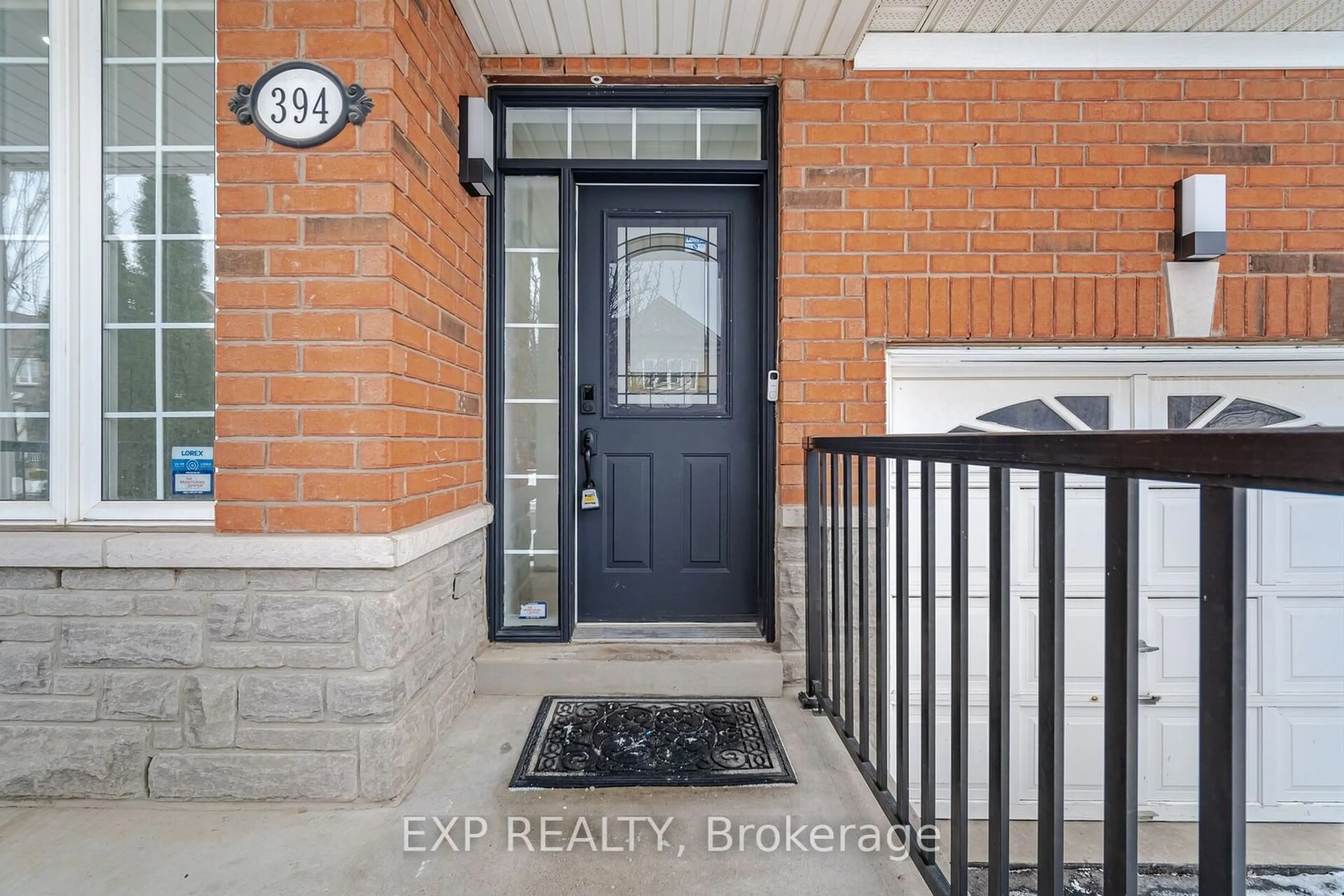 Indoor entryway for 394 Black Dr, Milton Ontario L9T 6R8