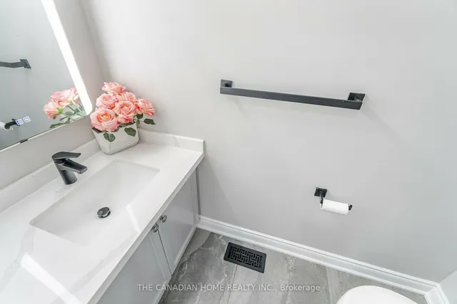 Additional property image - 5220 Nova Cres