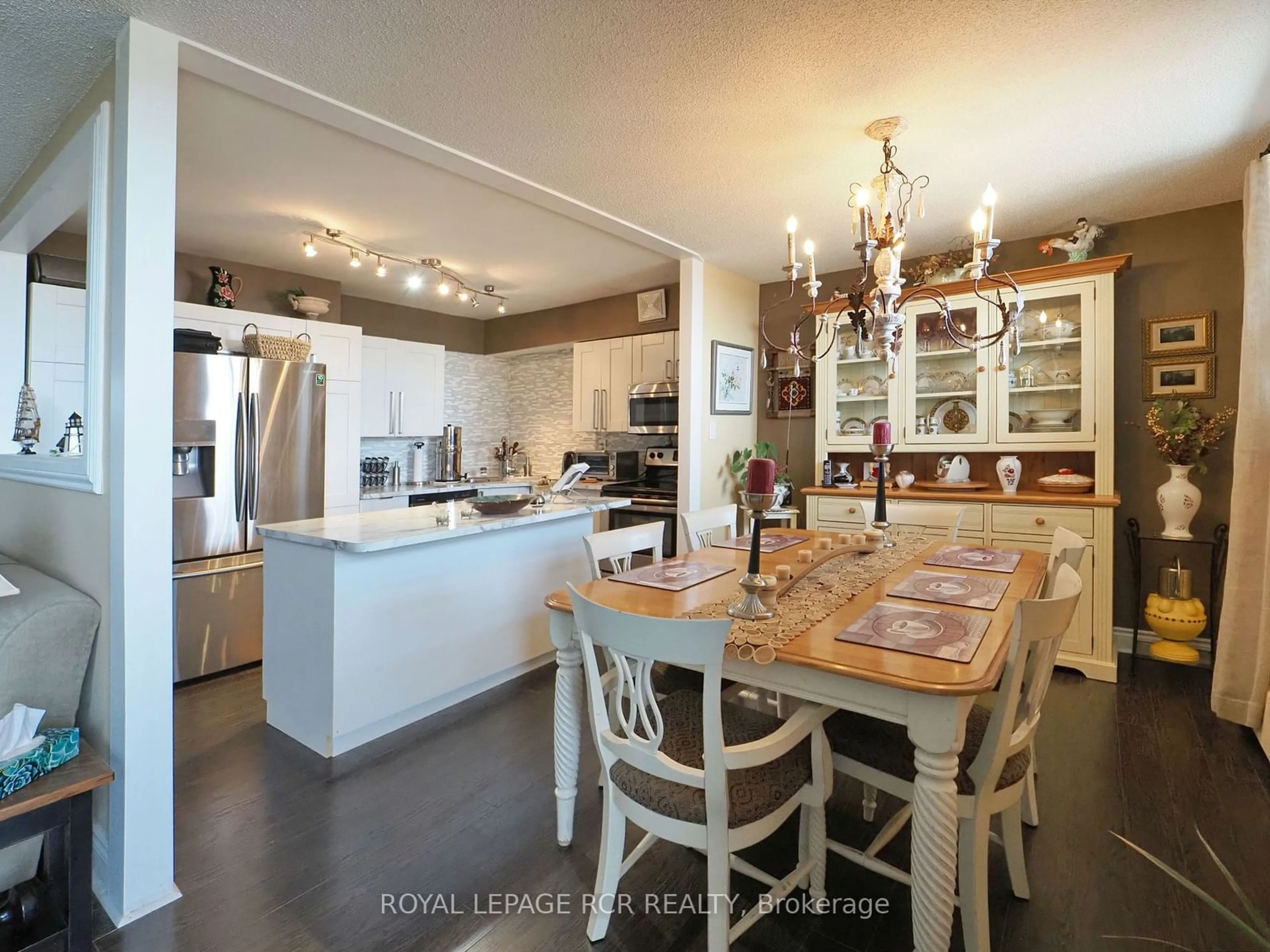 Open concept kitchen, unknown for 3533 Derry Rd #1003, Mississauga Ontario L4T 1B1