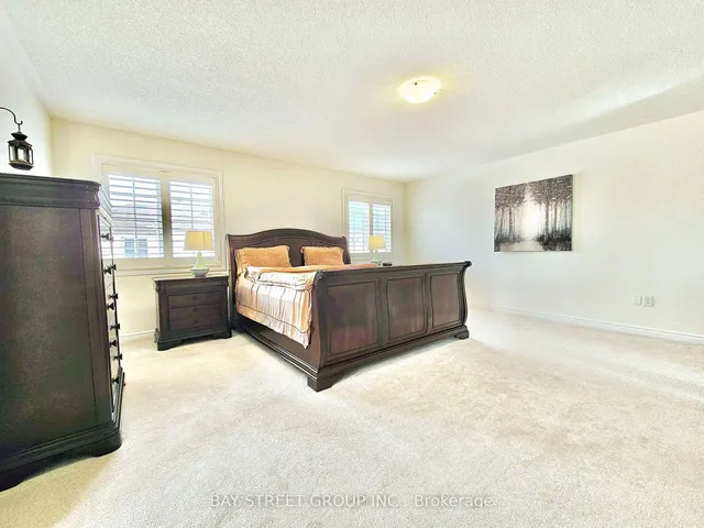 Additional property image - 1429 Laurier Ave
