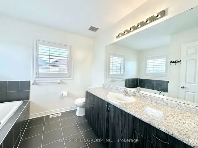 Additional property image - 1429 Laurier Ave