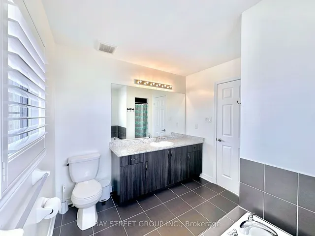 Additional property image - 1429 Laurier Ave