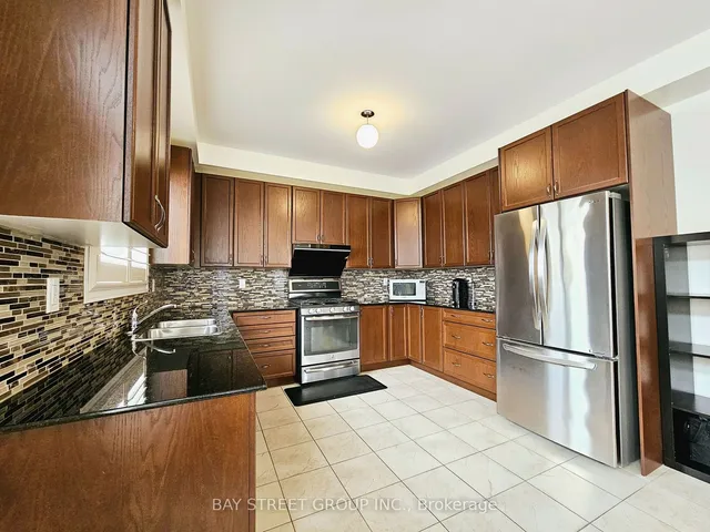 Additional property image - 1429 Laurier Ave