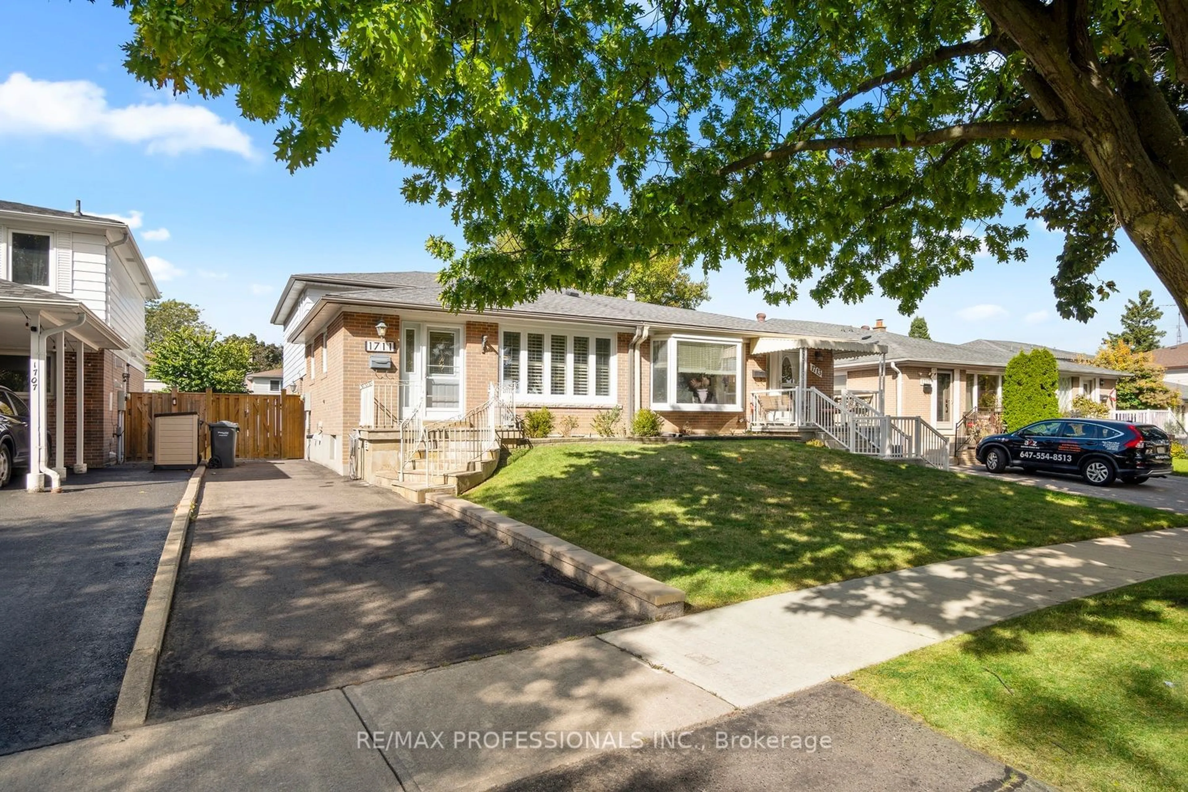 Home with brick exterior material, street for 1711 Blackbird Dr, Mississauga Ontario L4X 7M8