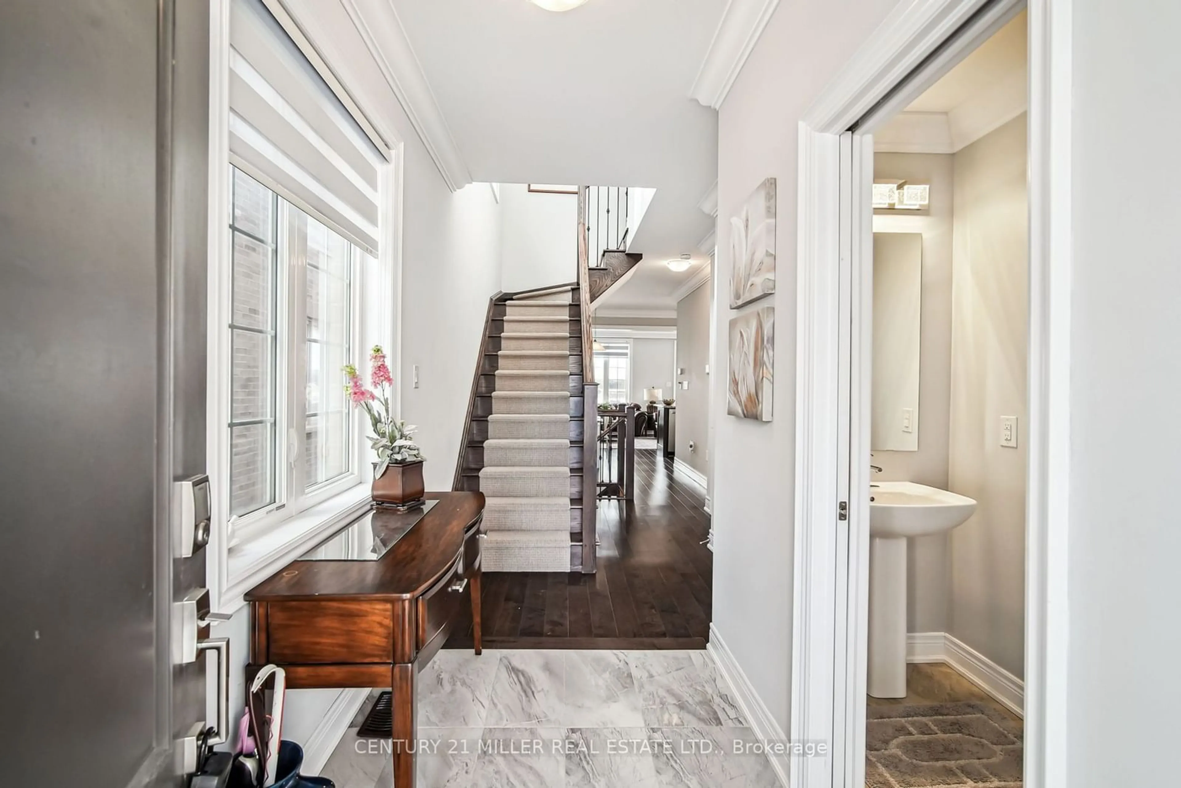 Indoor entryway for 3138 Blackfriar Common, Oakville Ontario L6H 0P8