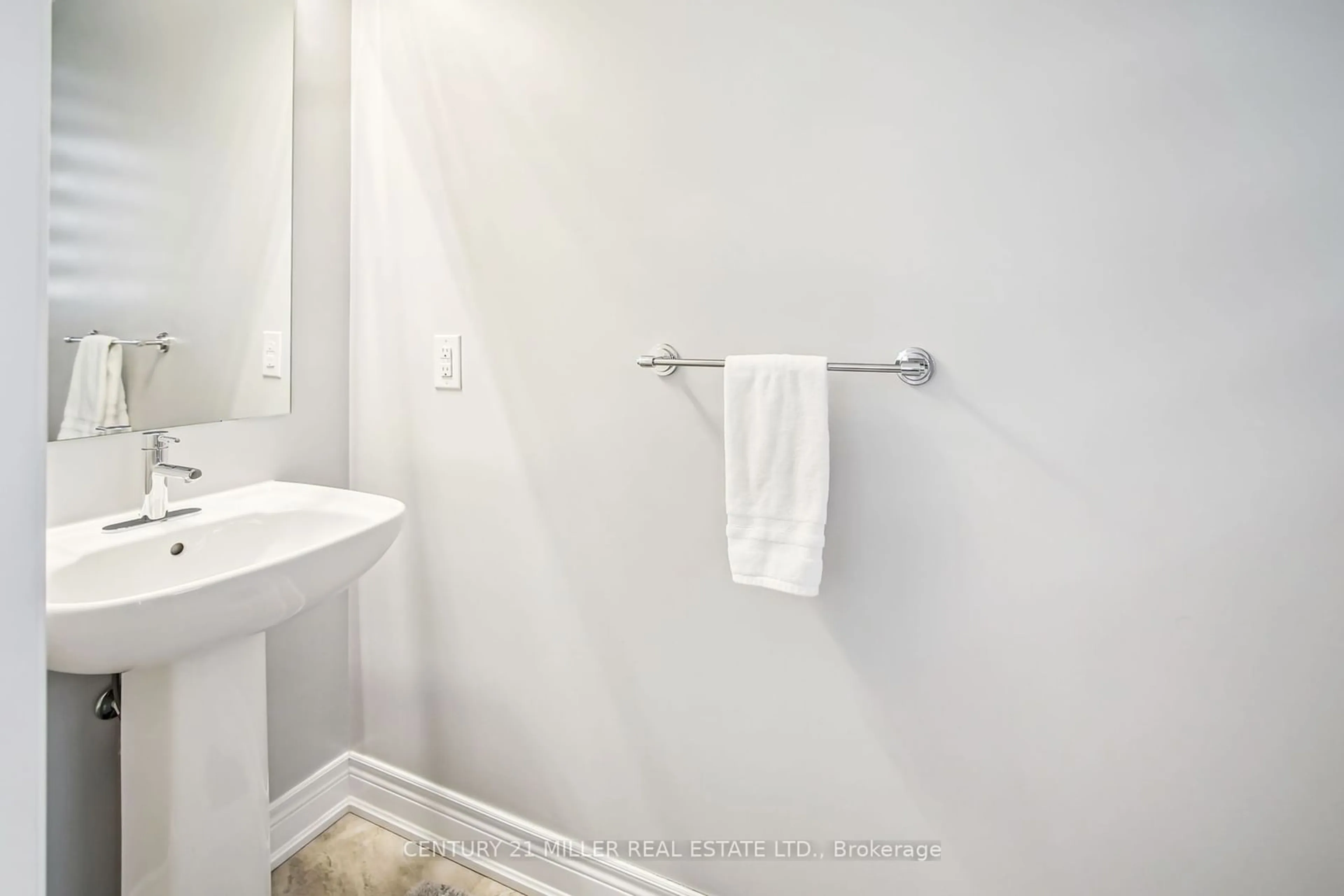 Standard bathroom, unknown for 3138 Blackfriar Common, Oakville Ontario L6H 0P8