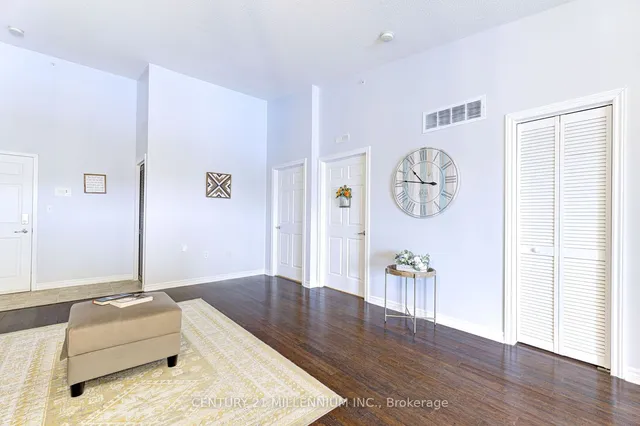 Additional property image - 1380 Main St Unit 407