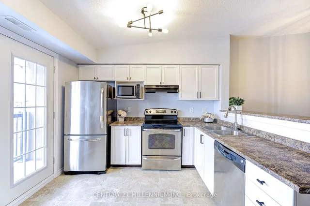 Additional property image - 1380 Main St Unit 407