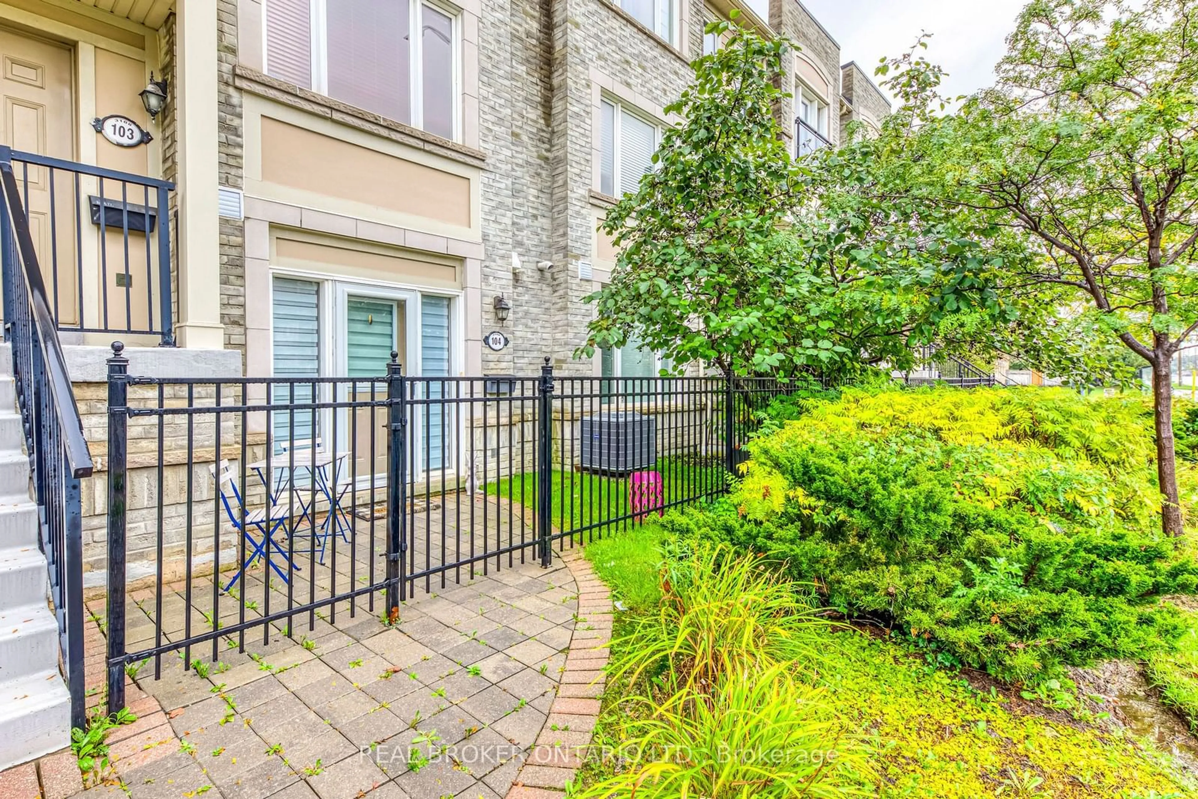 Patio, street for 3108 Eglinton Ave #104, Mississauga Ontario L5M 8C5