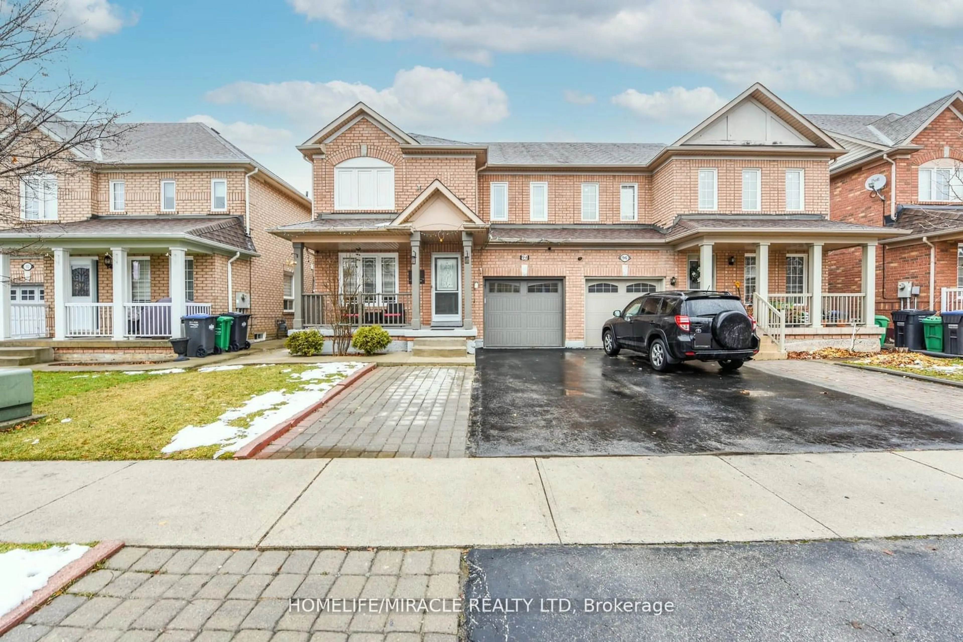 A pic from outside/outdoor area/front of a property/back of a property/a pic from drone, street for 94 Saintsbury Cres, Brampton Ontario L6R 2V8