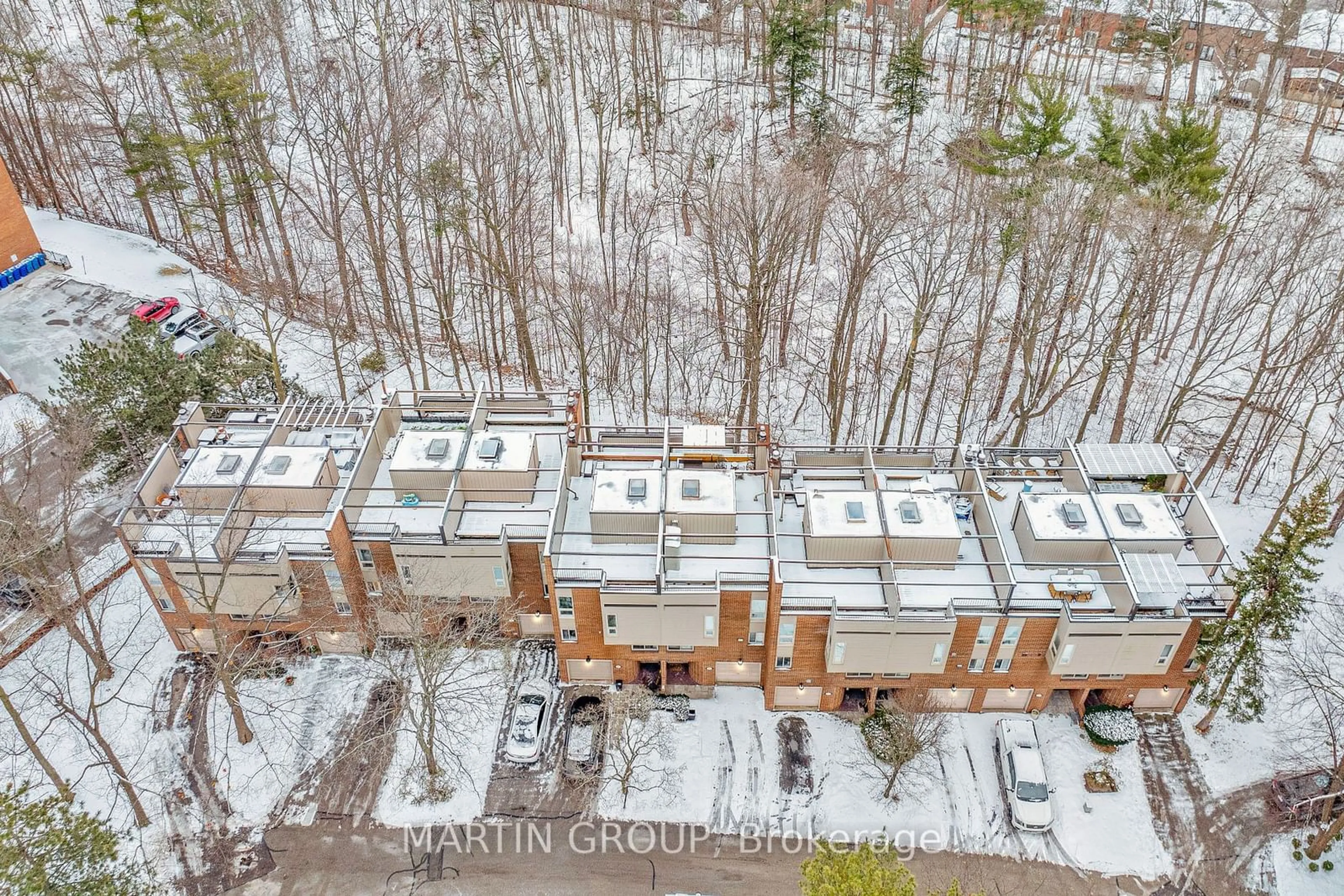 A pic from outside/outdoor area/front of a property/back of a property/a pic from drone, city buildings view from balcony for 1250 Marlborough Crt #51, Oakville Ontario L6H 2W7