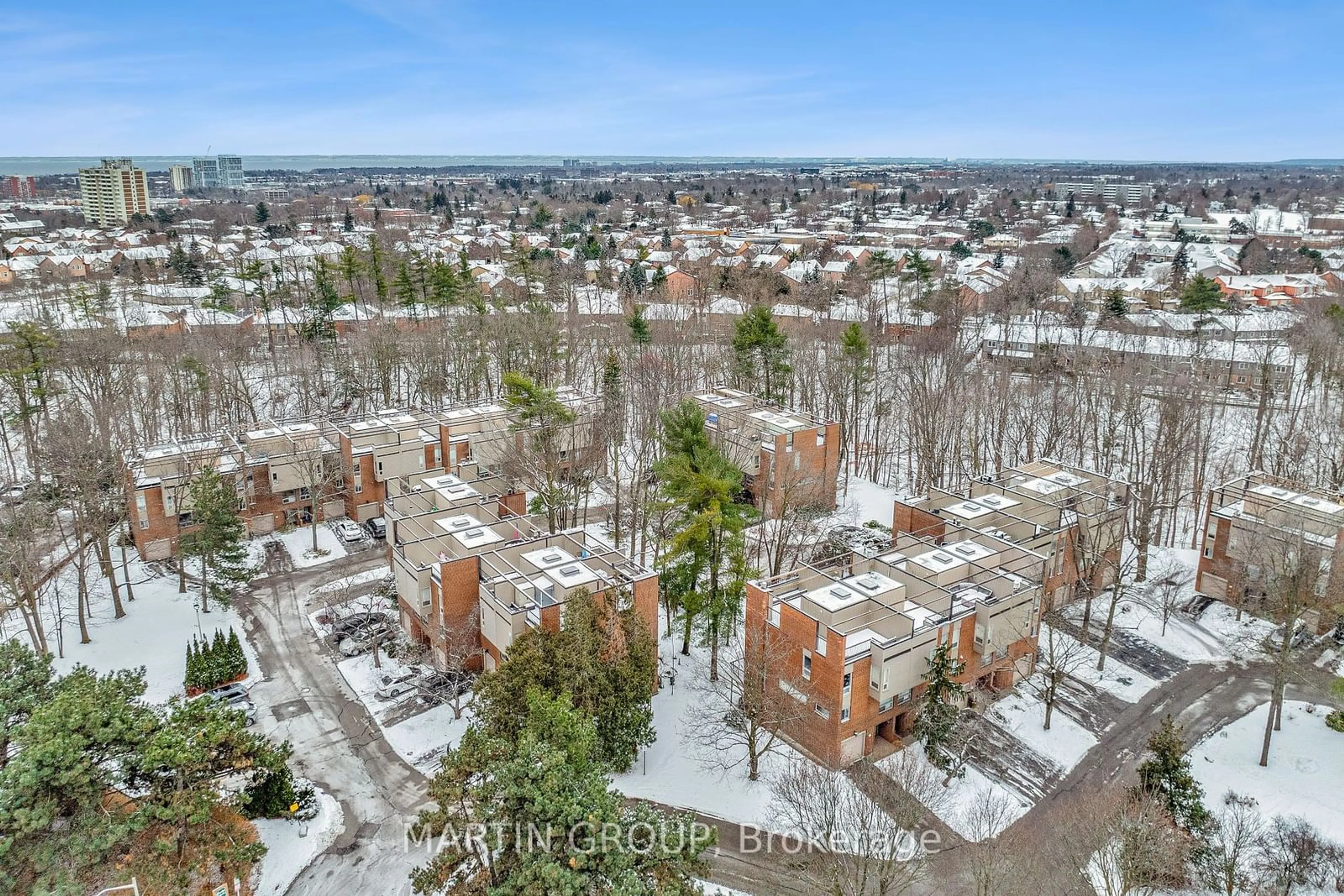 A pic from outside/outdoor area/front of a property/back of a property/a pic from drone, city buildings view from balcony for 1250 Marlborough Crt #51, Oakville Ontario L6H 2W7