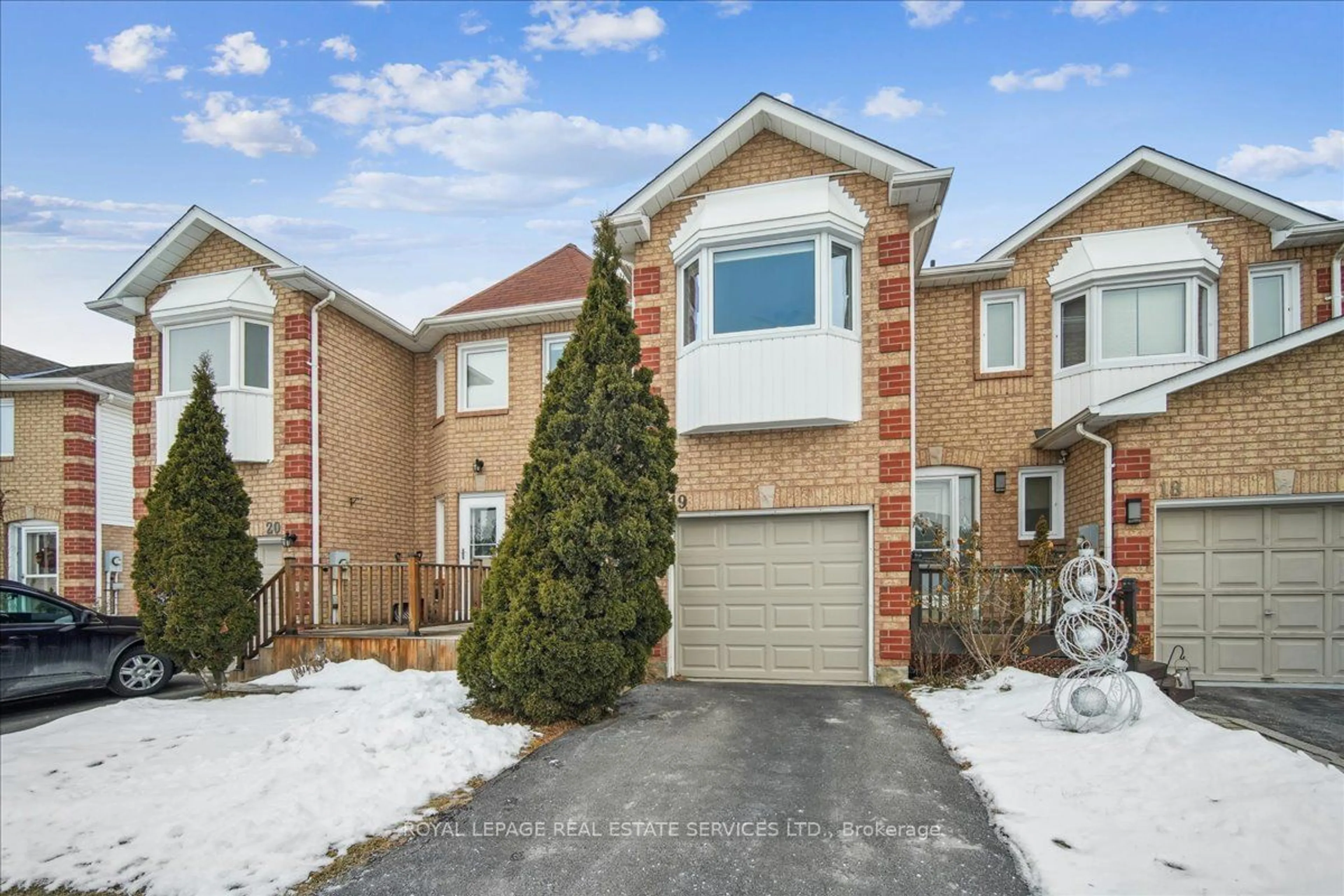 Home with brick exterior material, street for 2350 Grand Ravine Dr #19, Oakville Ontario L6H 6E2