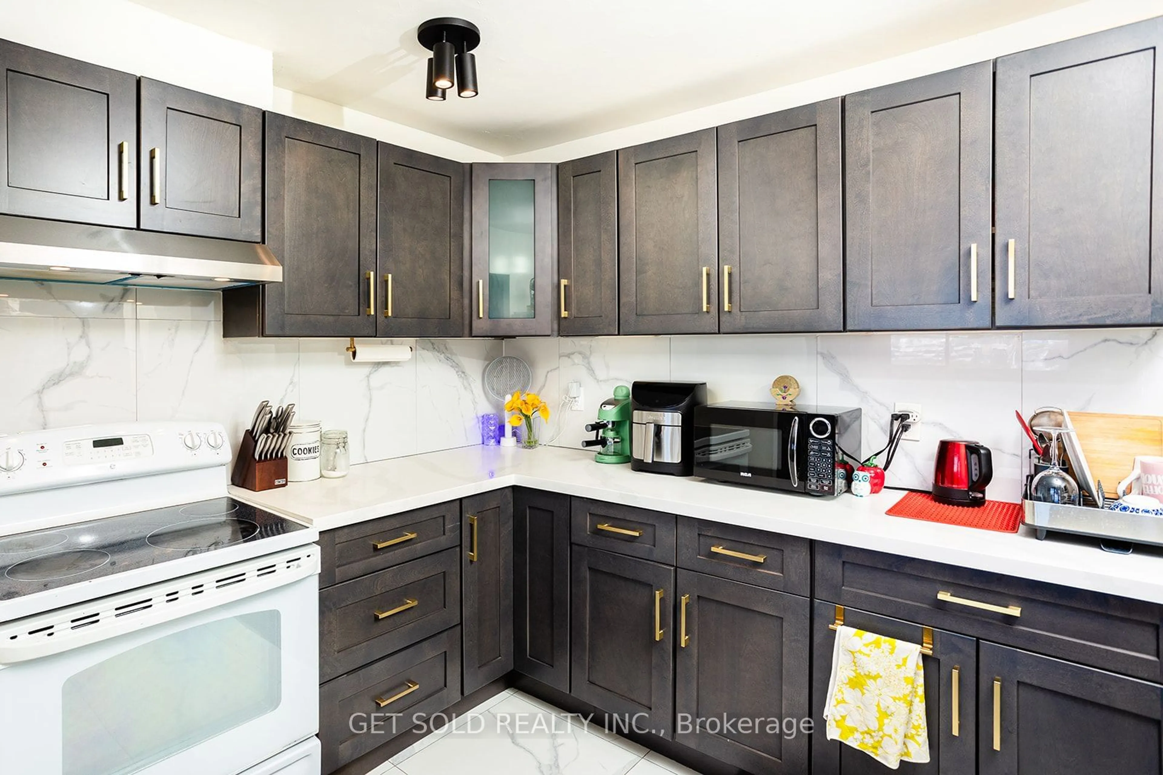 Contemporary kitchen, unknown for 335 Driftwood Ave #1109, Toronto Ontario M3N 2P3