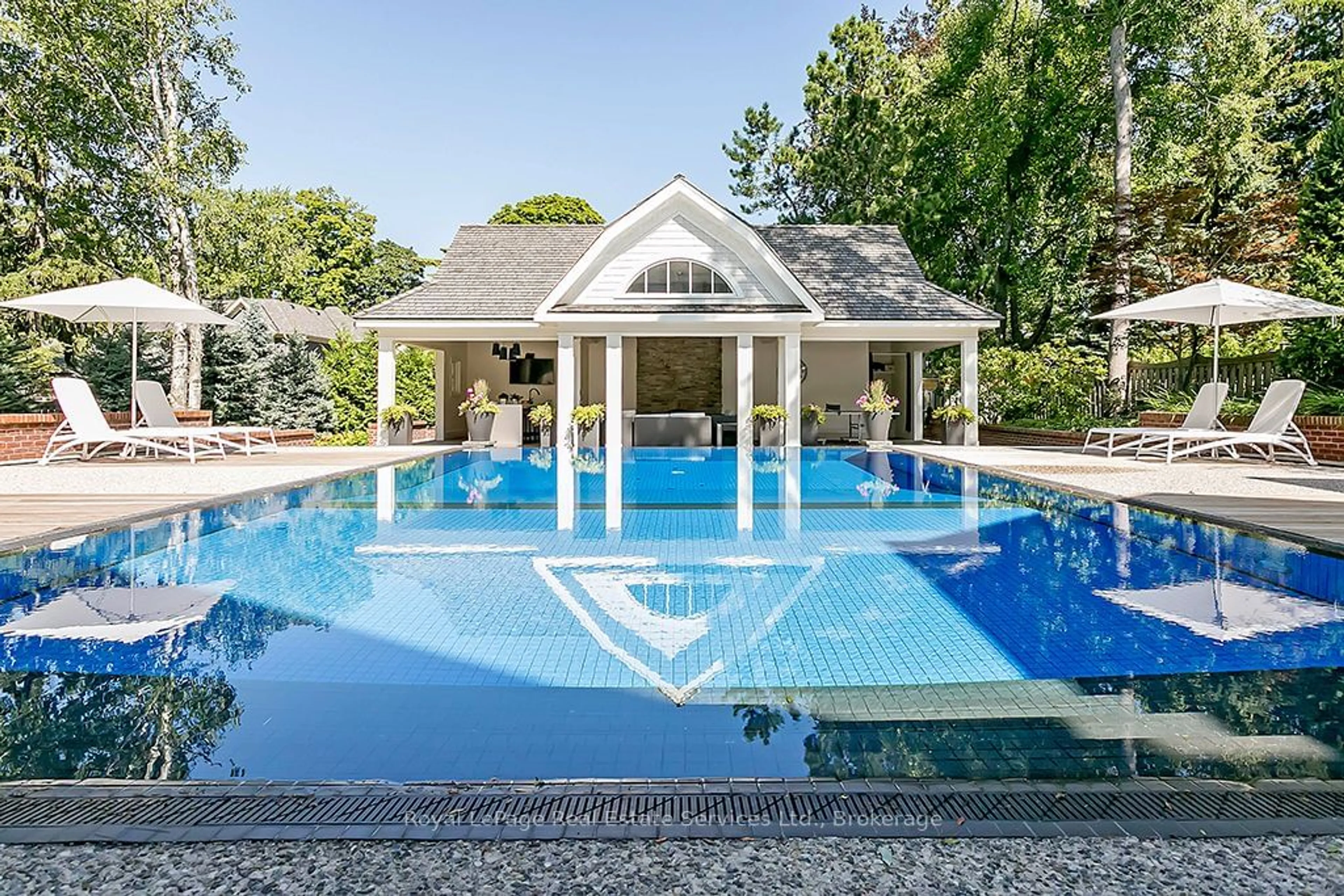 Pool for 27 PARK Ave, Oakville Ontario L6J 3X9