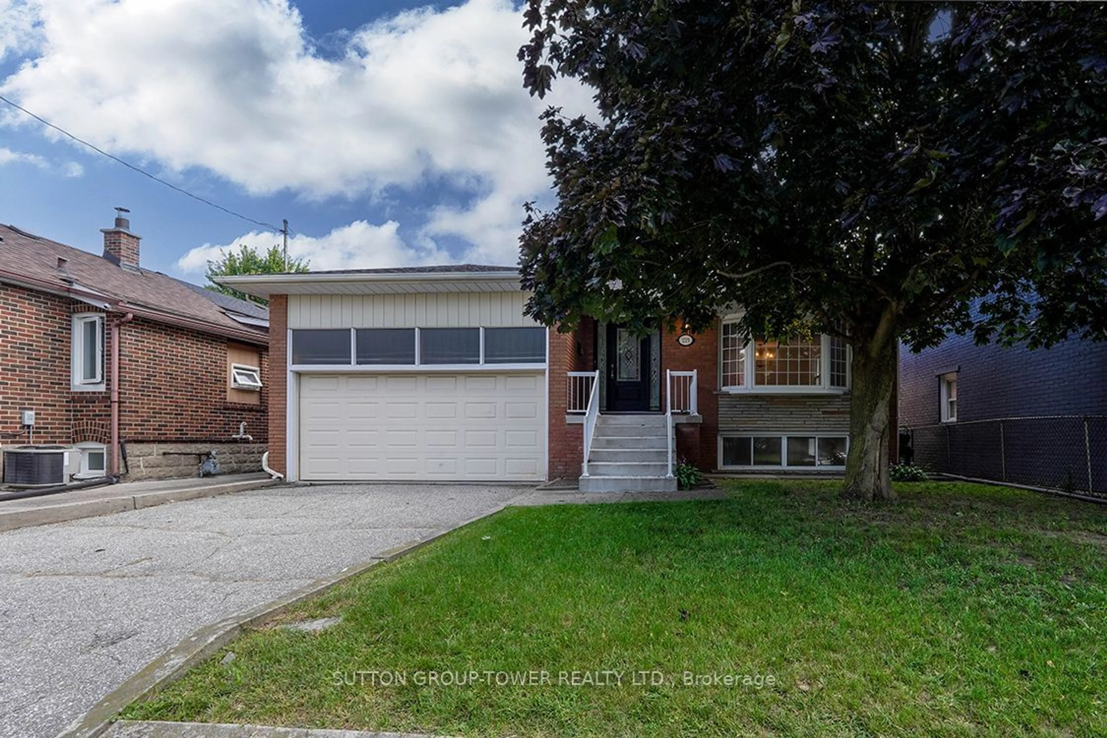 Home with brick exterior material, street for 225 Park Lawn Rd, Toronto Ontario M8Y 3J3