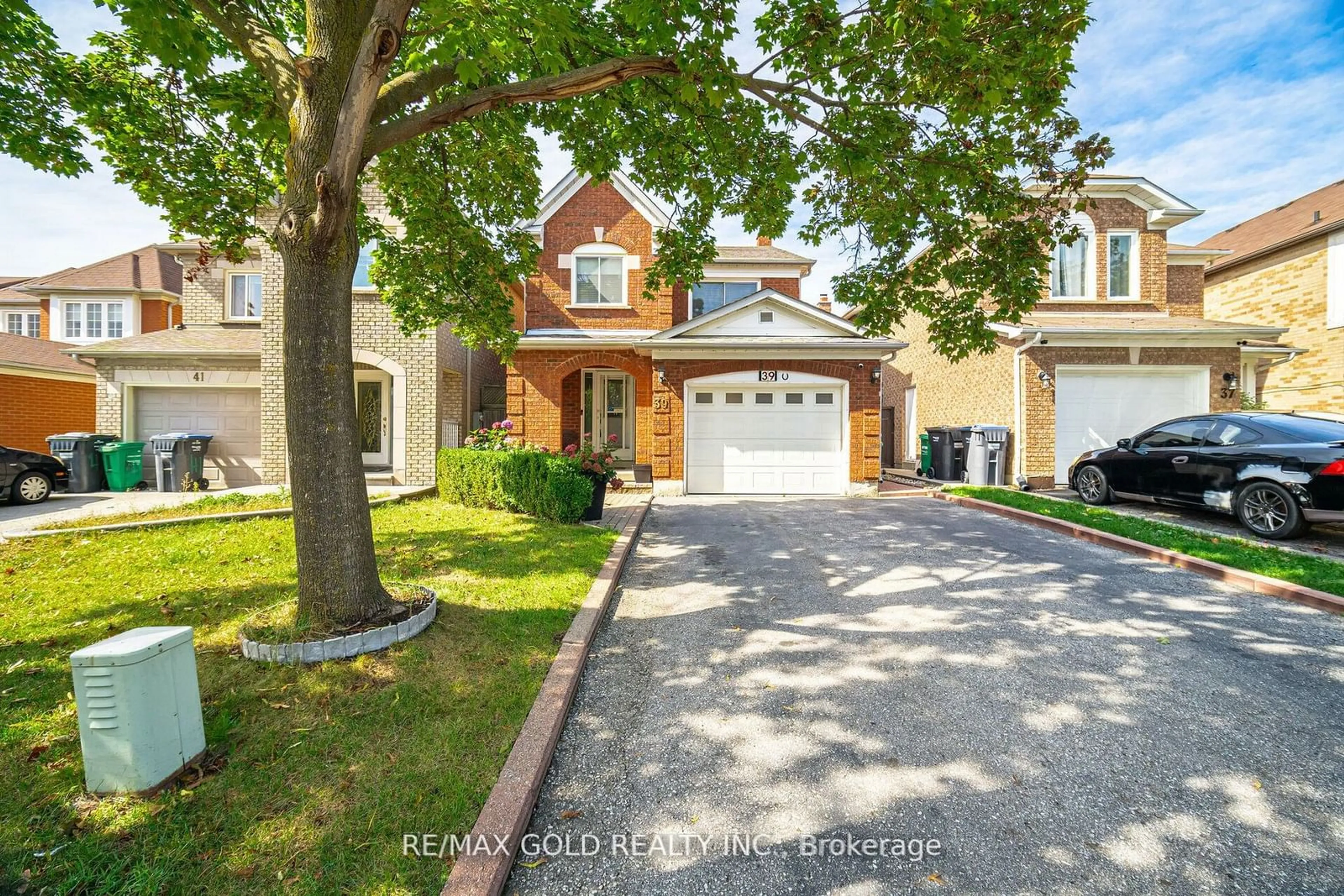 Home with brick exterior material, street for 39 Horned Owl Dr, Brampton Ontario L6R 1C6