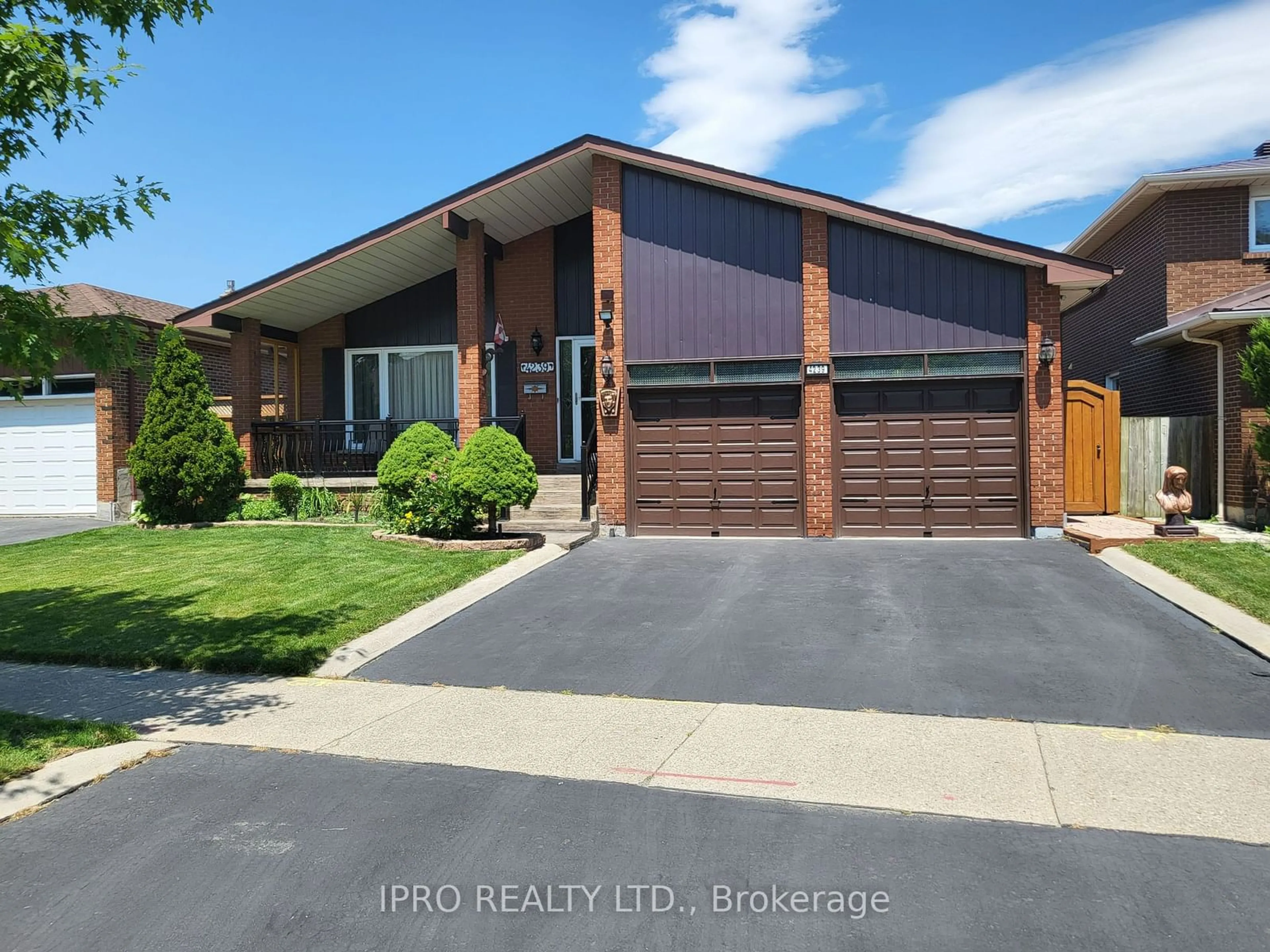 Home with brick exterior material, street for 4239 Rockwood Rd, Mississauga Ontario L4W 1L9