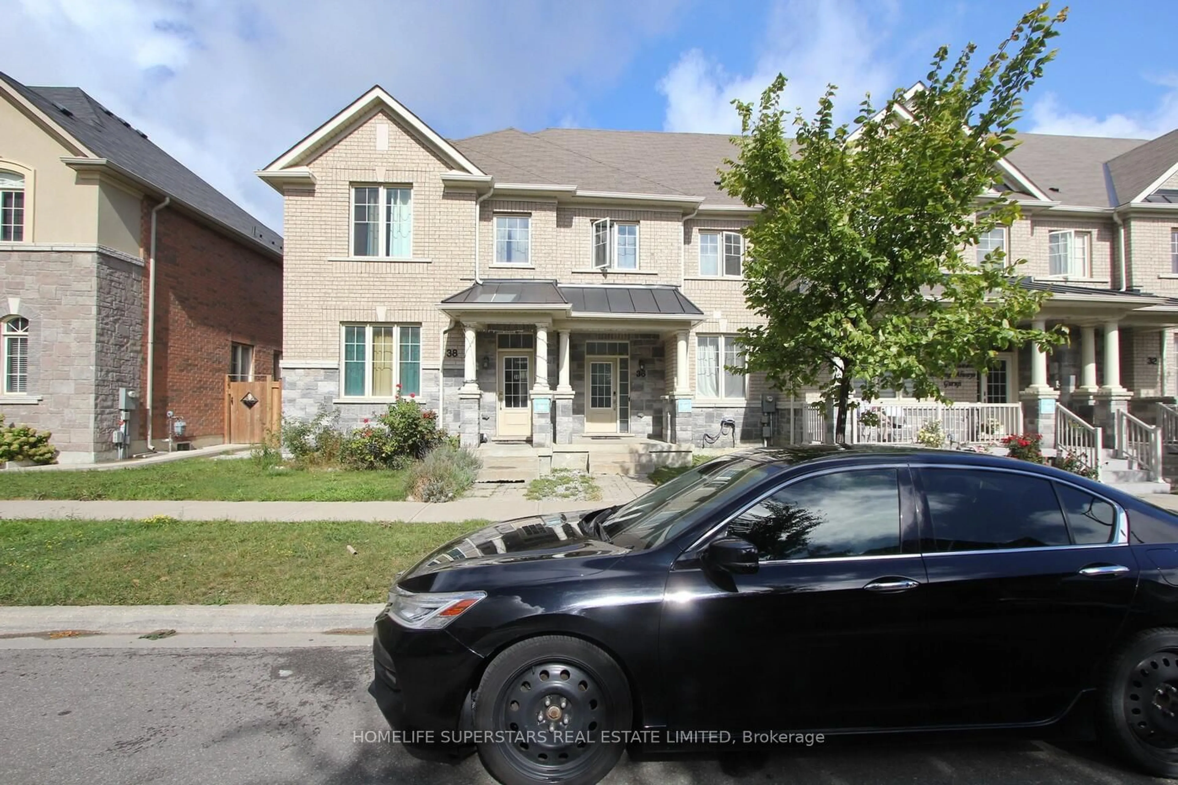 Unknown for 36 Ledger Point Cres, Brampton Ontario L6R 3W3