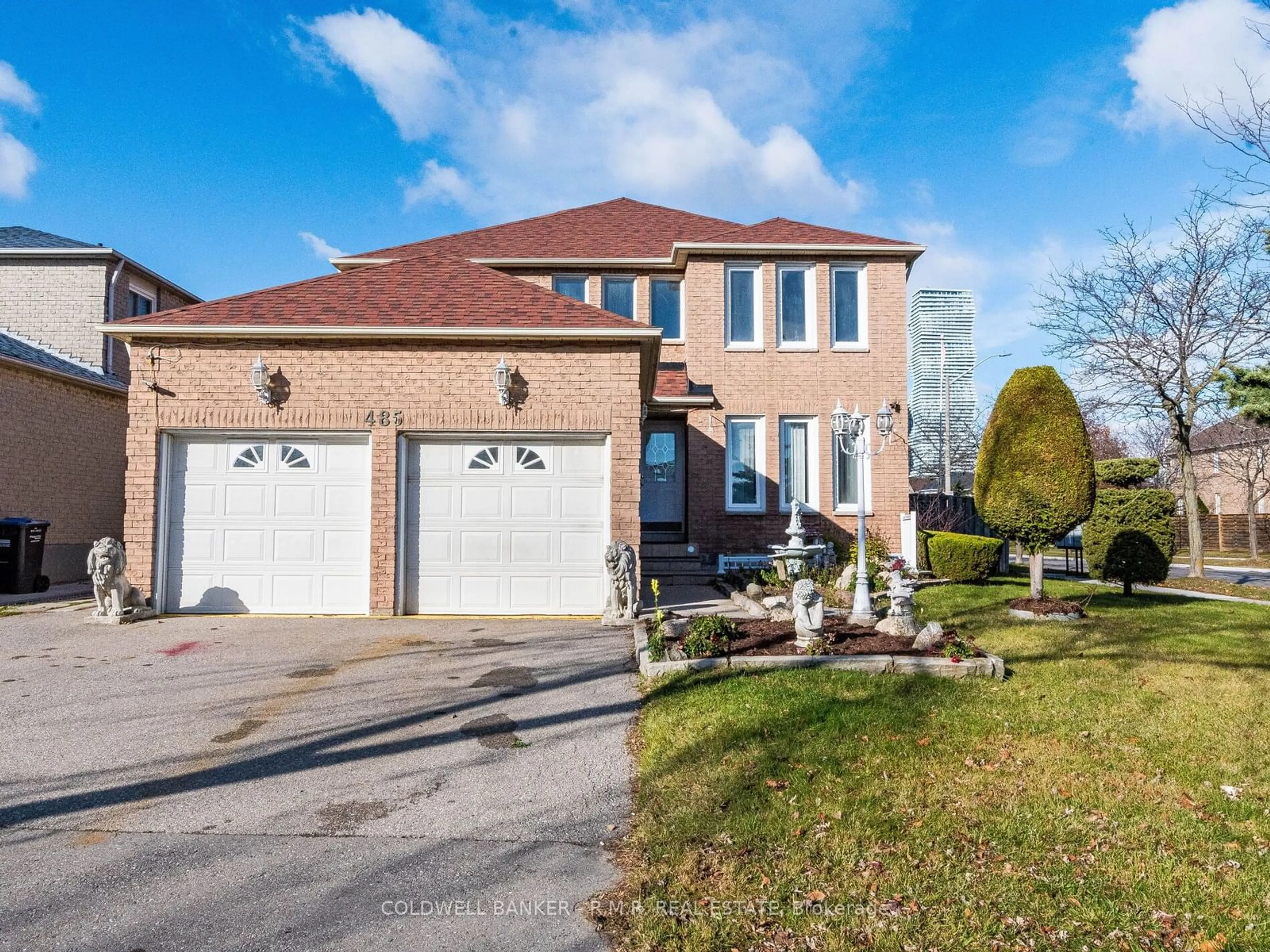 Home with brick exterior material, street for 485 Naomi Cres, Mississauga Ontario L5B 3S5