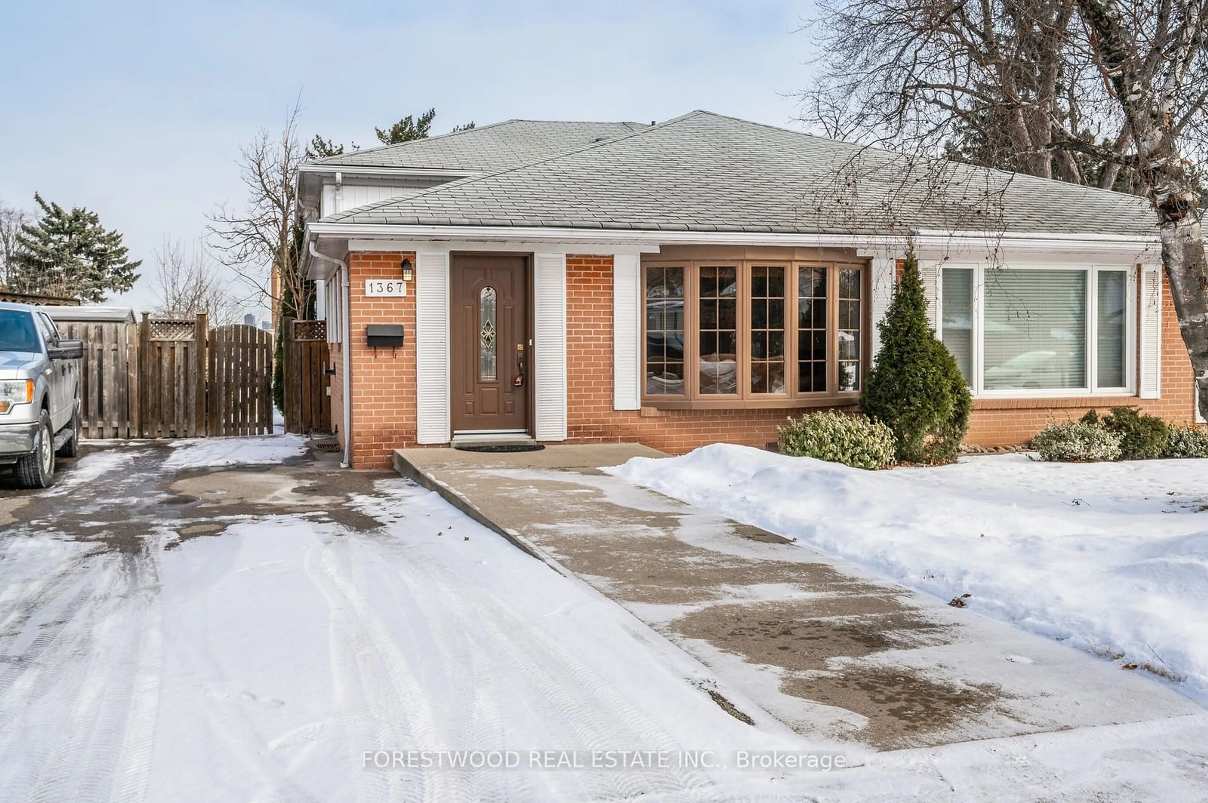 Home with brick exterior material, street for 1367 Glen Rutley Circ, Mississauga Ontario L4X 1Z5