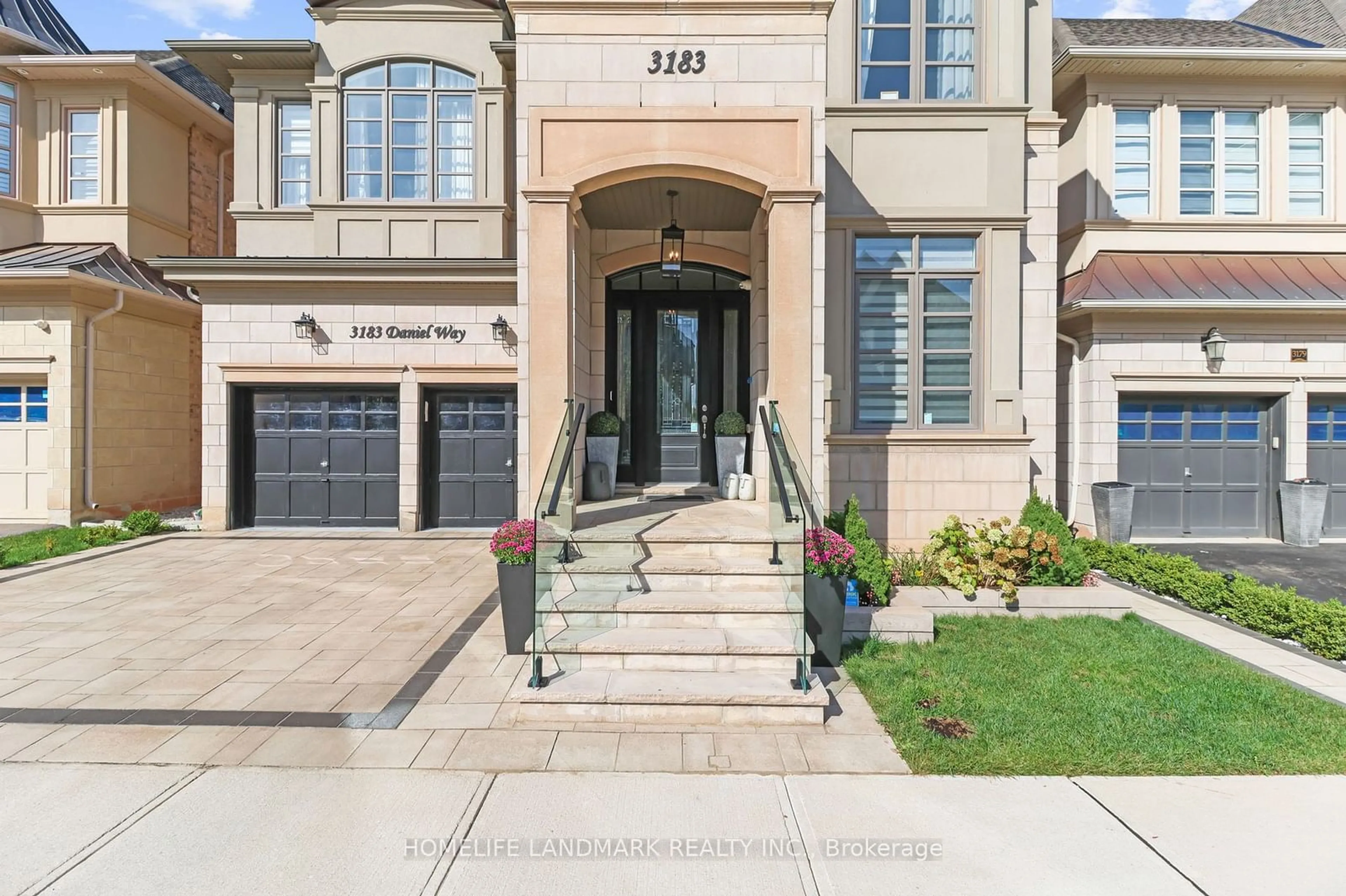 Indoor entryway for 3183 Daniel Way, Oakville Ontario L6H 0V7