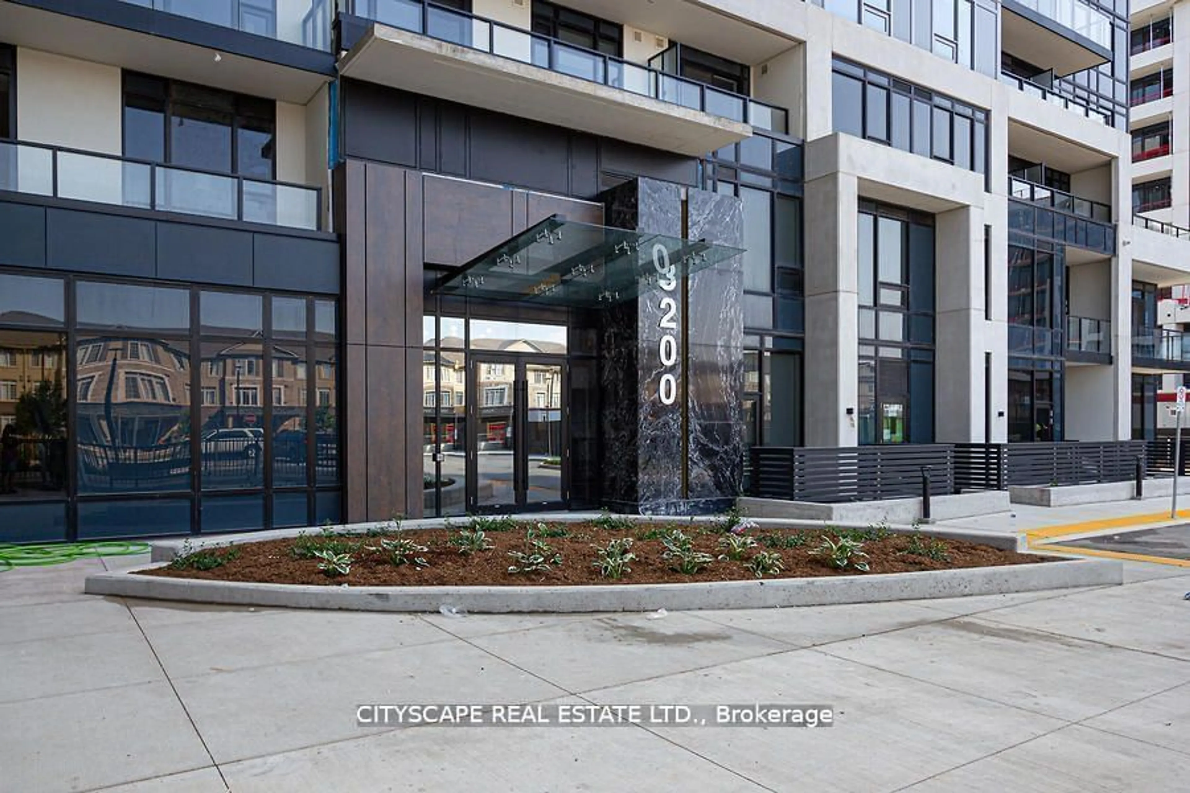 Indoor foyer for 3200 William Coltson Ave #114, Oakville Ontario L6H 7W6