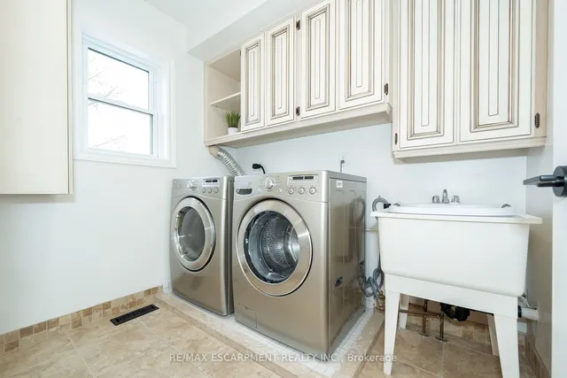 Additional property image - 244 Glenashton Dr