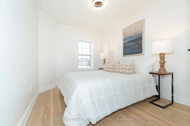Additional property image - 244 Glenashton Dr