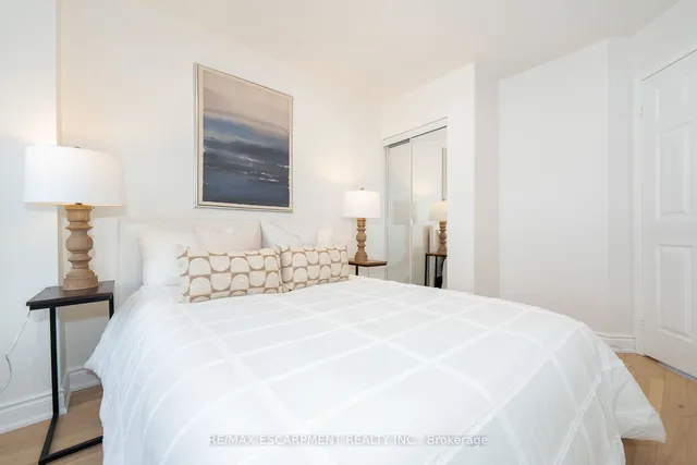 Additional property image - 244 Glenashton Dr