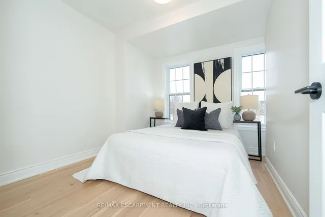 Additional property image - 244 Glenashton Dr