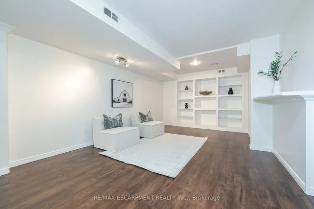 Additional property image - 244 Glenashton Dr