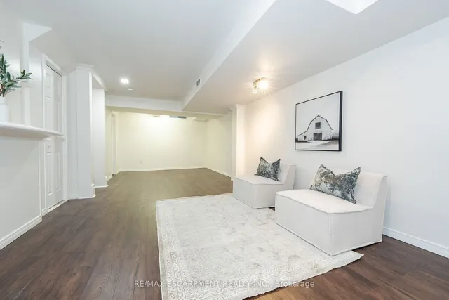 Additional property image - 244 Glenashton Dr