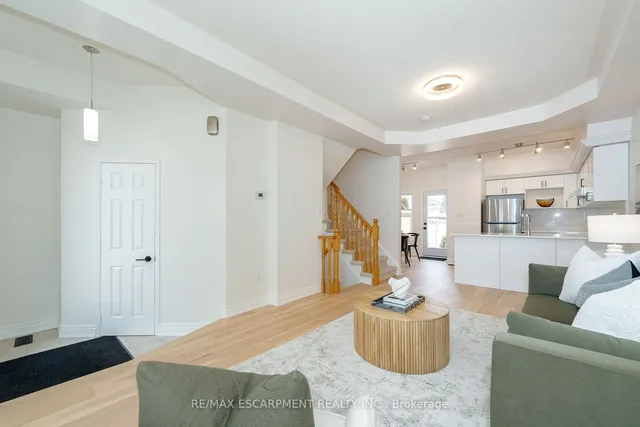 Additional property image - 244 Glenashton Dr