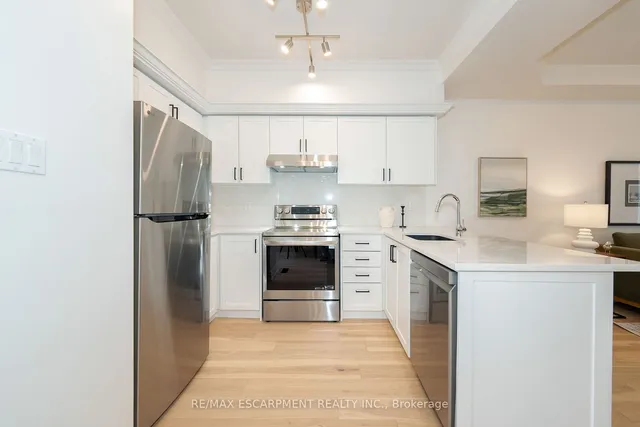 Additional property image - 244 Glenashton Dr