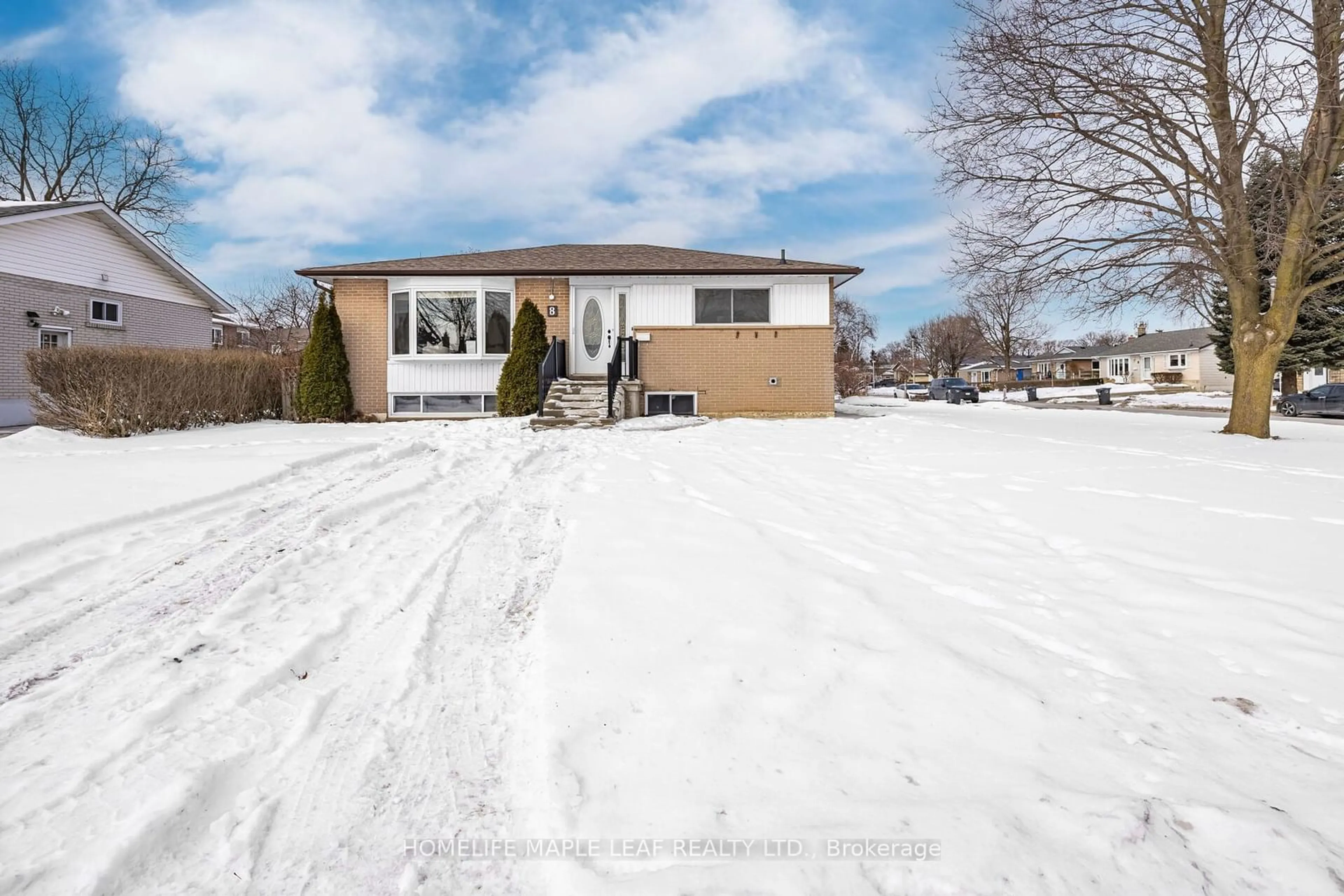 A pic from outside/outdoor area/front of a property/back of a property/a pic from drone, street for 8 Welbeck Dr, Brampton Ontario L6X 2L1