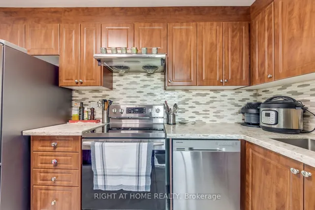 Additional image 27 of 3700 Kaneff Cres Unit 1412