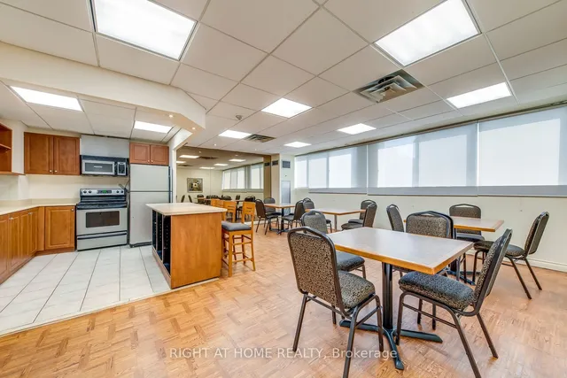 Additional image 4 of 3700 Kaneff Cres Unit 1412