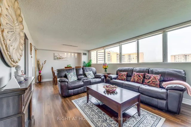 Additional image 34 of 3700 Kaneff Cres Unit 1412