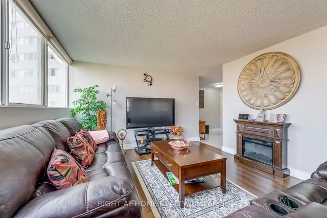 Additional image 31 of 3700 Kaneff Cres Unit 1412