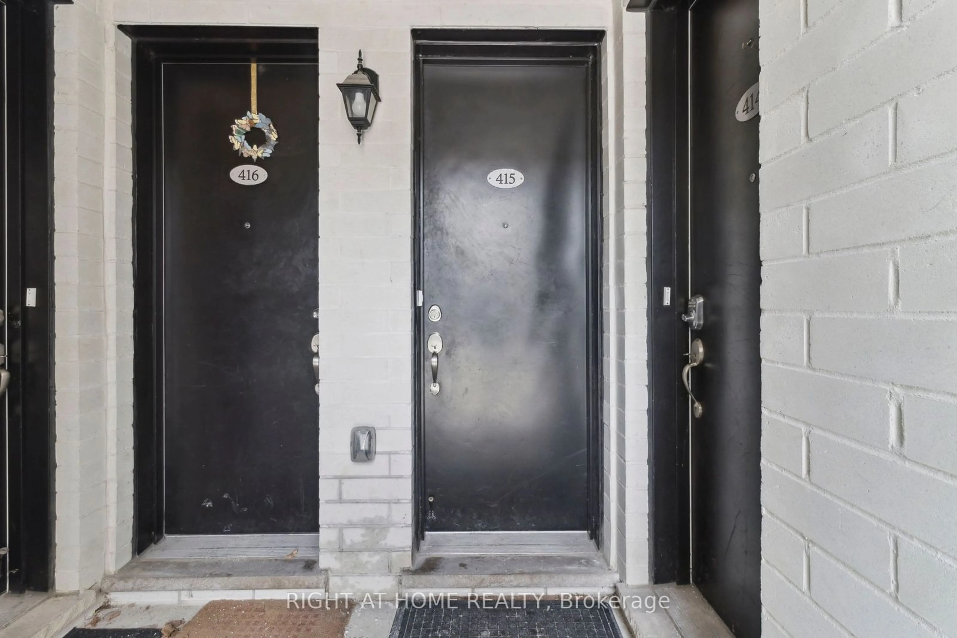 Indoor entryway for 130 Widdicombe Hill Blvd #415, Toronto Ontario M9R 0A9