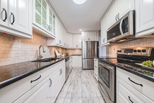 Additional property image - 2055 UPPER MIDDLE Rd Unit 1201