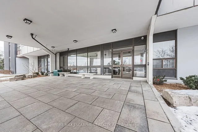 Additional property image - 2055 UPPER MIDDLE Rd Unit 1201
