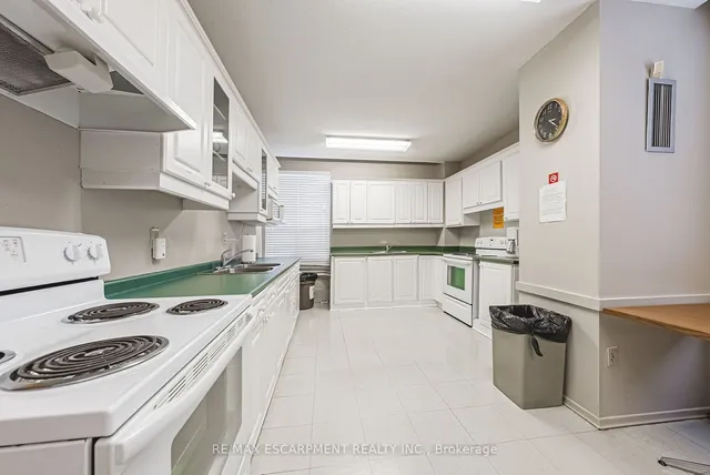 Additional property image - 2055 UPPER MIDDLE Rd Unit 1201