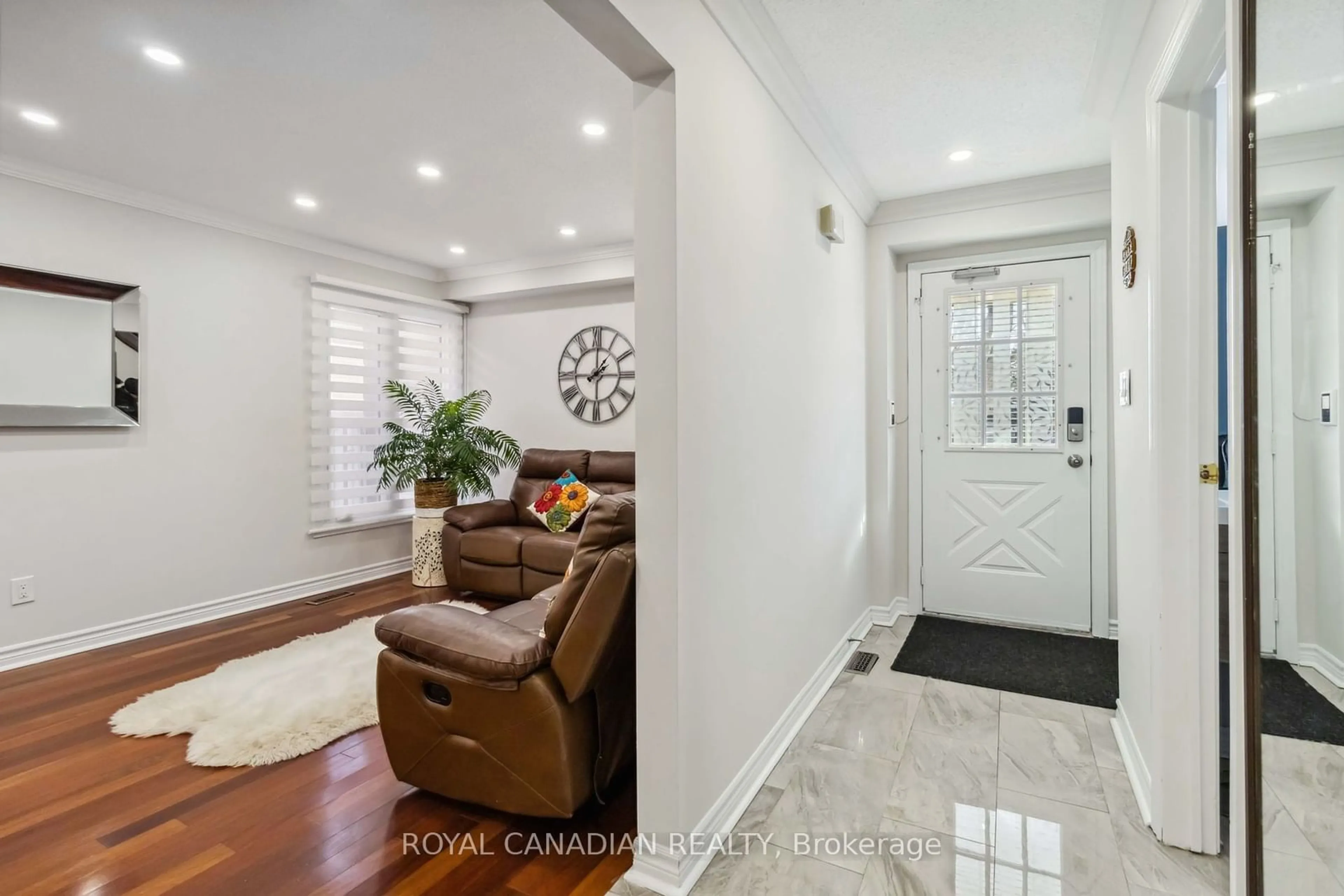 Indoor entryway for 3158 Keynes Cres, Mississauga Ontario L5N 3A1