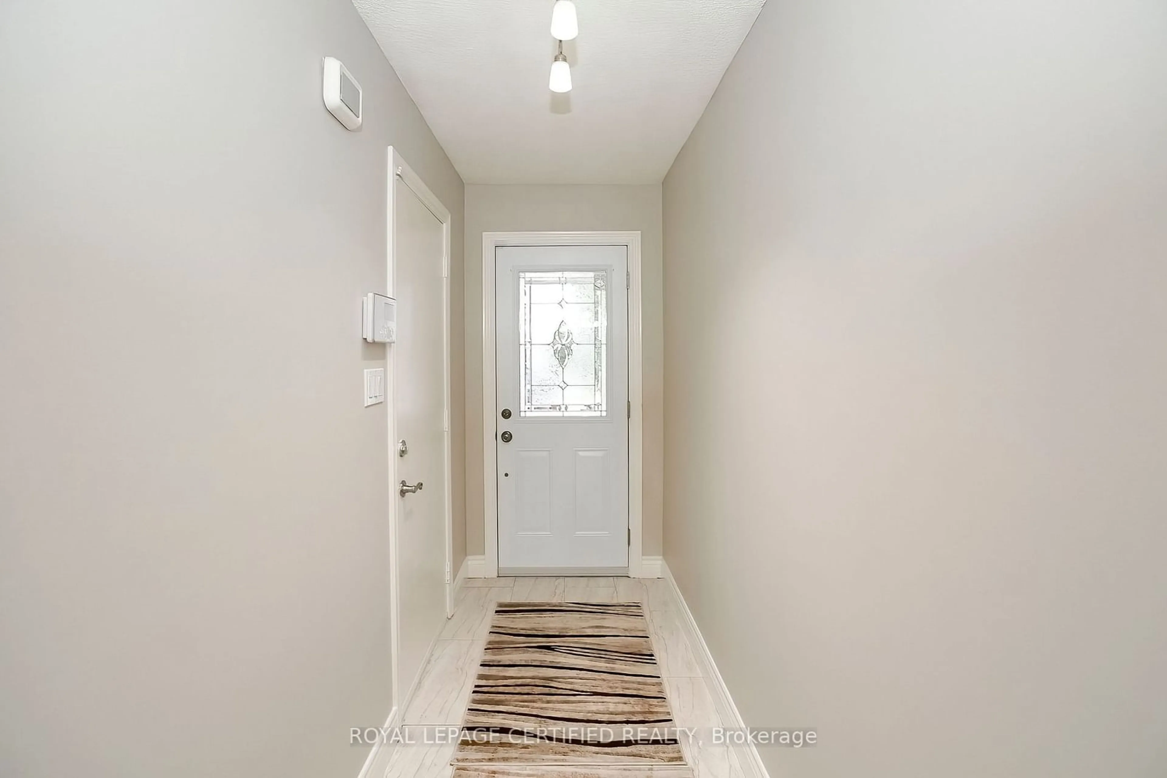 Indoor entryway for 6950 Tenth Line #70, Mississauga Ontario L5N 6Y1