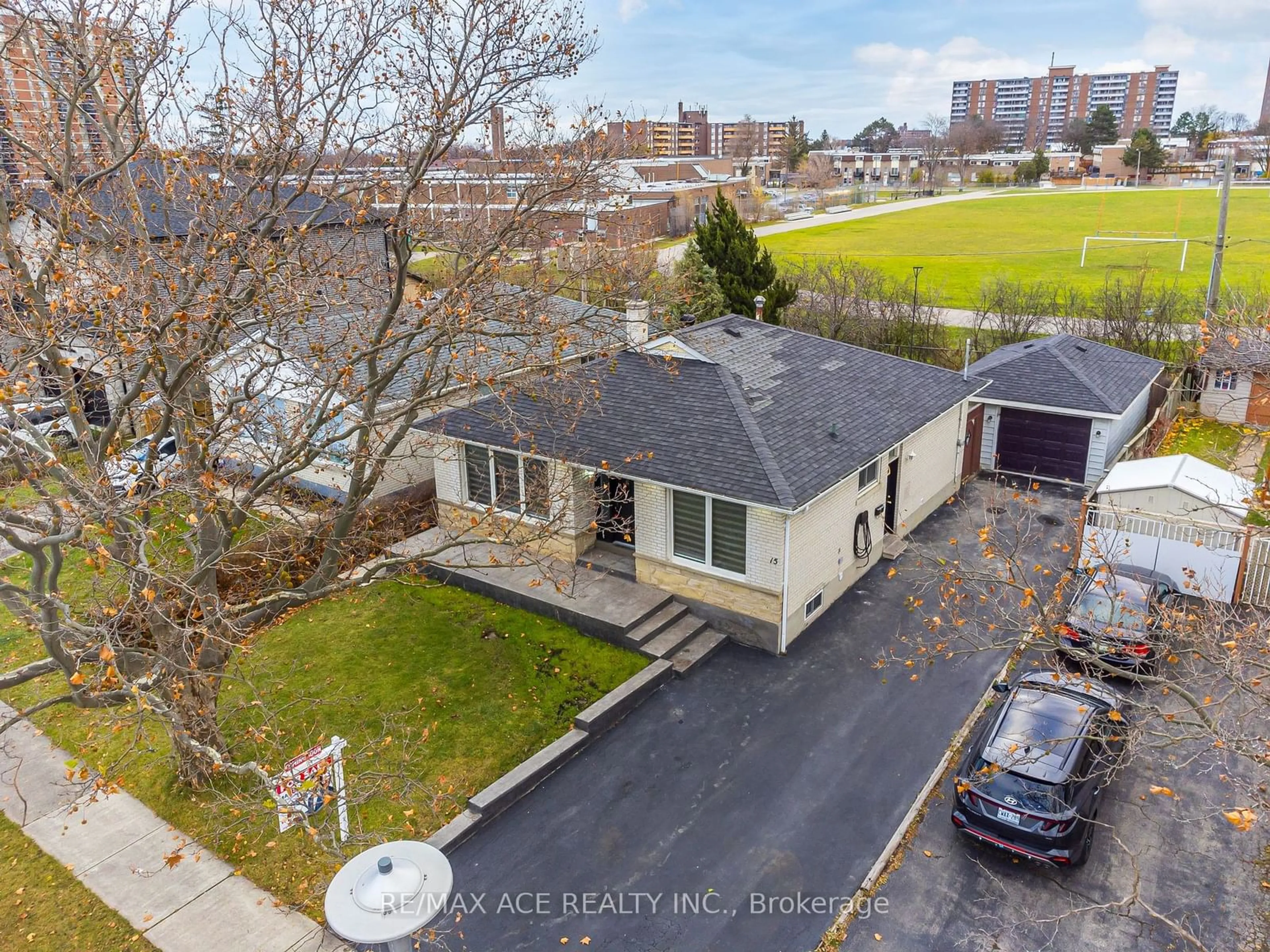 A pic from outside/outdoor area/front of a property/back of a property/a pic from drone, street for 15 Strathavon Dr, Toronto Ontario M9V 2H4