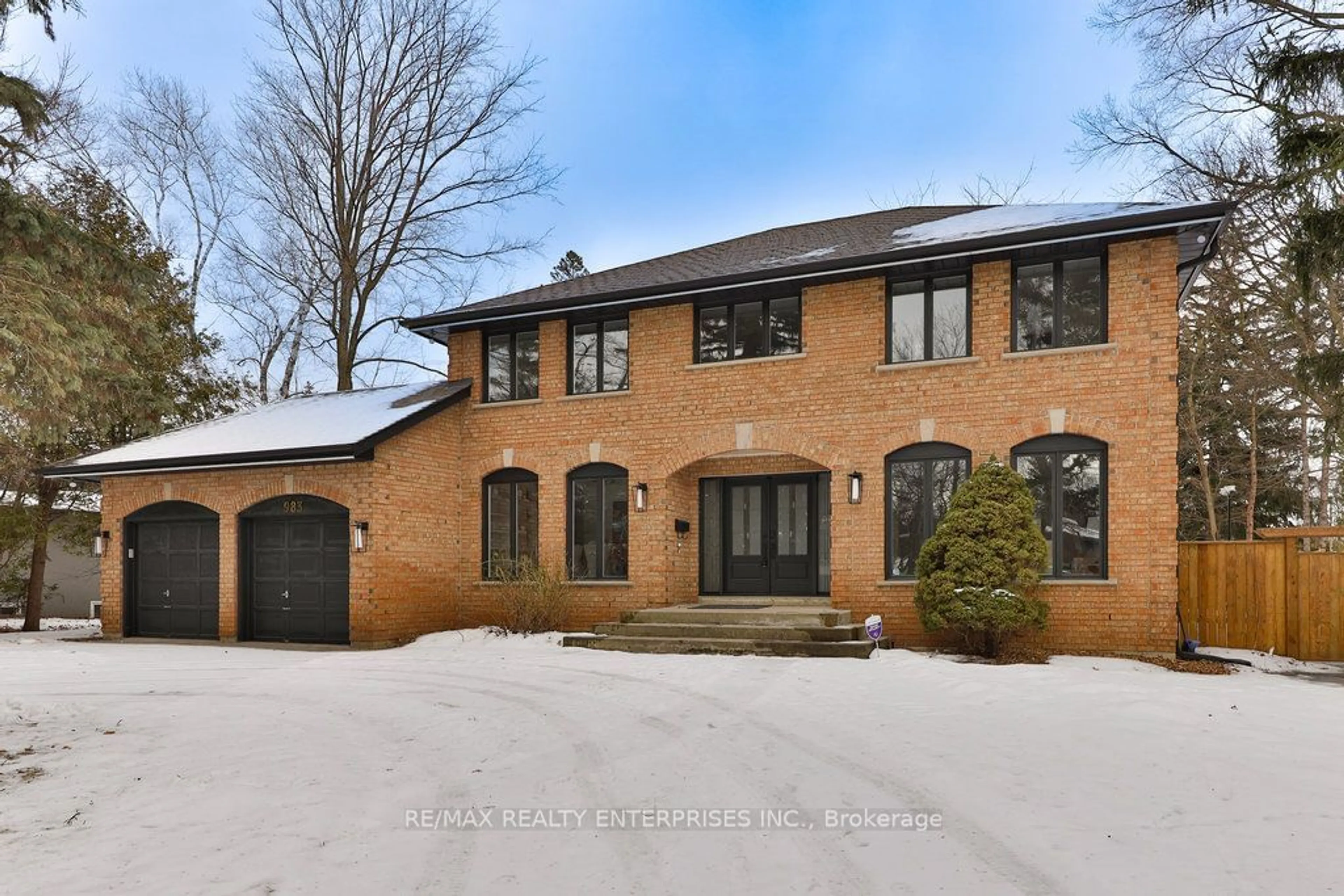 Home with brick exterior material, street for 983 Porcupine Ave, Mississauga Ontario L5H 3K6